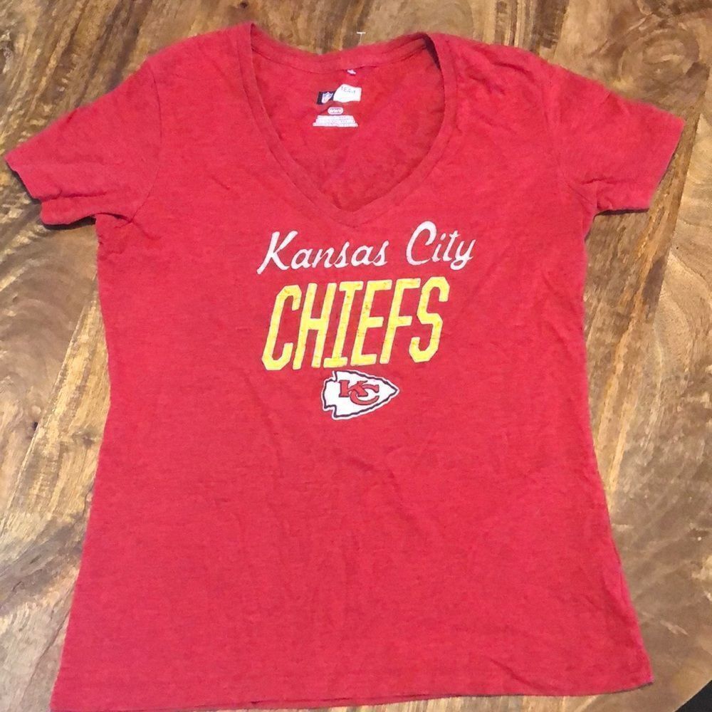NFL Team Apparel KC Chiefs v-neck tee size Medium